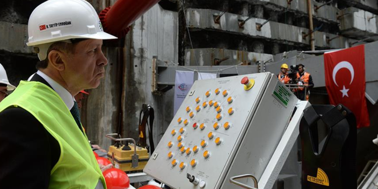 Erdoğan, şimdi de Putin’in şantiye şefi oluyor