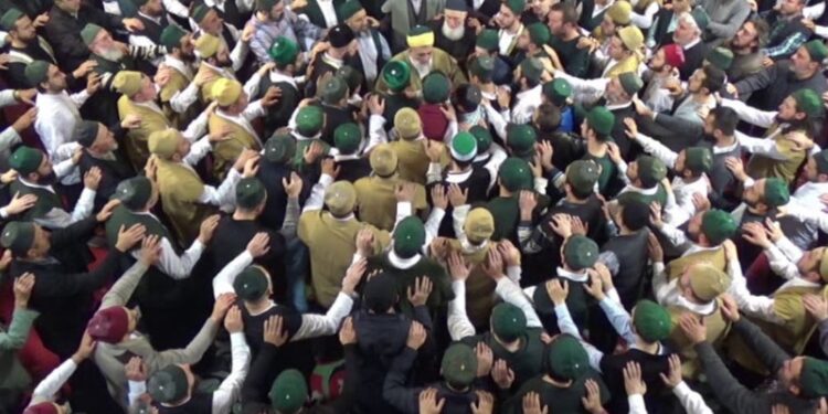 Tarikatlarda neler oluyor: Hem post hem rant kavgası