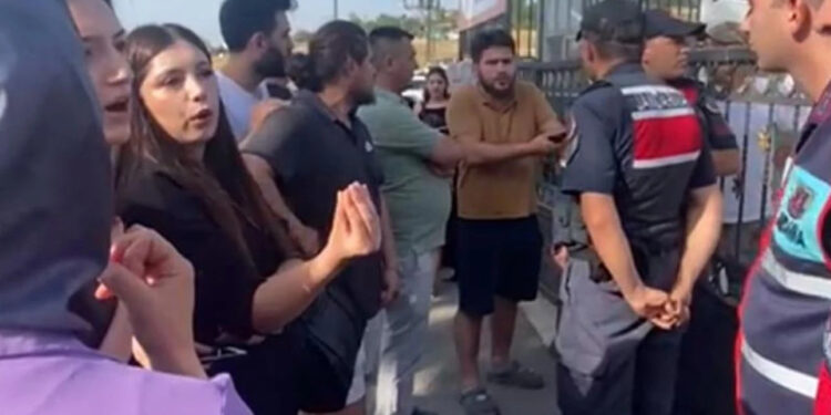 Taliban zihniyeti, mezuniyet töreninde hortladı