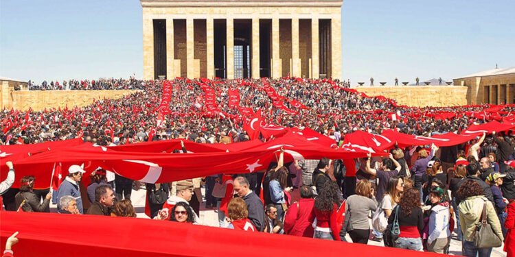 CHP neden “Mustafa Kemal’in askerleriyiz” diyemiyor?