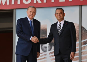 Özgür Özel “değişim”i: CHP, Erdoğan’a can simidi oluyor!