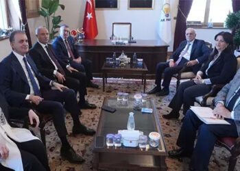 Yeni Açılıma karşı çıkmak vatan görevidir!