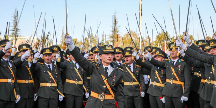 Teğmenler tekrar haykırdı: Mustafa Kemal’in Askerleriyiz!
