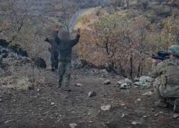 Devletler silah bırakır. Teröristler teslim olur!