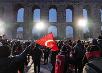 Boris Johnson Osmanlı çocuğuysa,bu gençler de Cumhuriyet çocuğu, Atatürk çocuğu!
