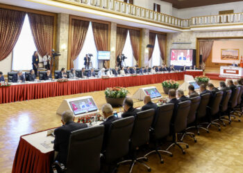 Rejim ve devlet aynı anda çöküyor