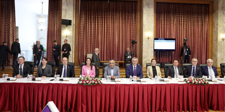 CHP’nin misyonu:Açılım Komisyonu’nu meşrulaştırmak