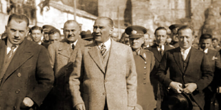 Cumhuriyet’in ışığı ya da tiranların kızgın ateşi