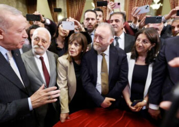 DEM’lilerin RTE aşkı