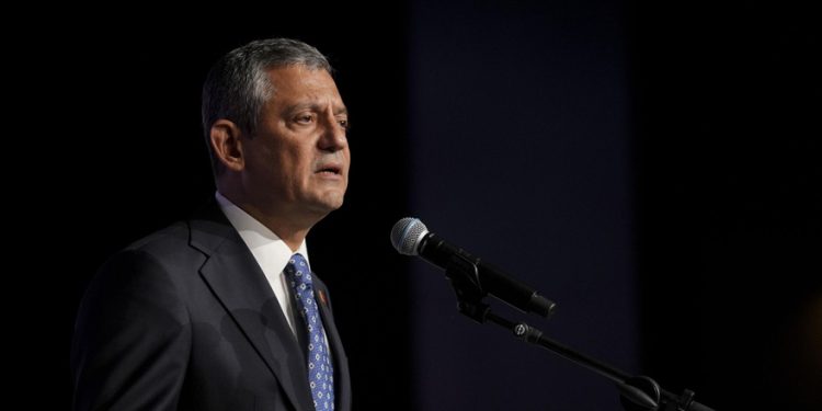 Özgür Özel’e “Türk” kelimesi batıyor mu?