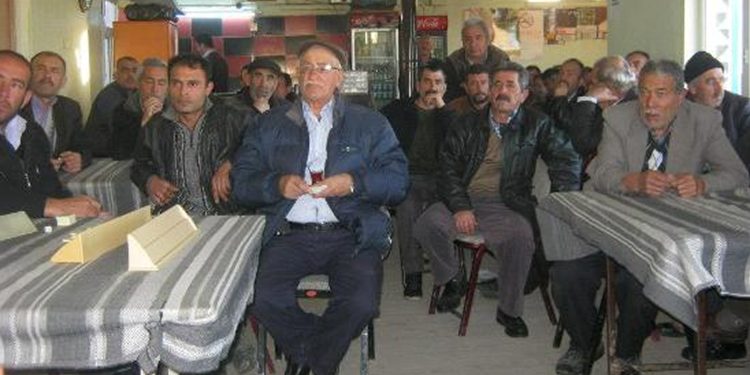 Türkiye’de herkes siyasetçi