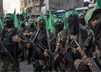 Ateşin adı mezhep, dumanı siyaset