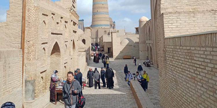 Türkistan’dan Kazak bozkırlarına: Gönülden gönüle uzanan hikmet yolculuğu