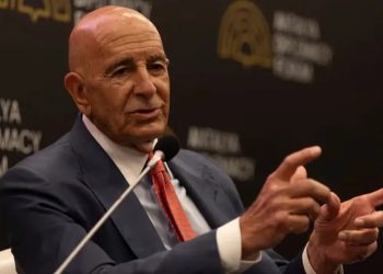 Tom Barrack, ağzından baklayı çıkardı: Ver Çanakkale’yi, al monarşiyi