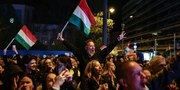 Macar halkı, diktatör Orban’ı doğru adayla yendi