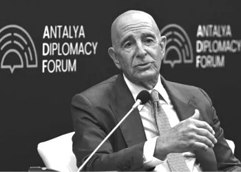 Özgür Özel’in Barrack samimiyetsizliği: Monarşiye karşı çıkıp Federasyona sessiz kalmak