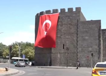 “Amed”den “Kürdistanî ruh”a: Diyarbakır Türk yurdudur