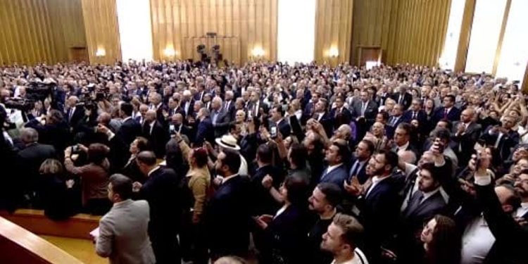 Parti başka, Meclis grubu başkadır