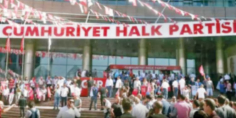 CHP üzerinden siyaseti dizayn etme girişimi