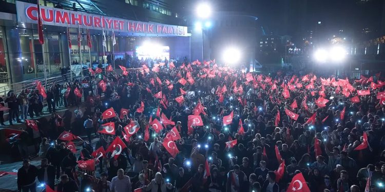 CHP’nin krizi mi, Cumhuriyet’in yeniden kuruluşu mu?