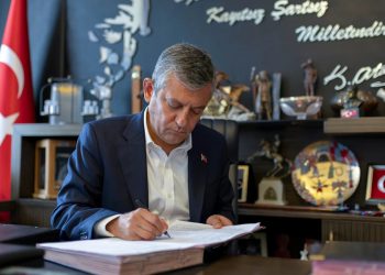 Yeni Parti’ye ilk çağrımız: “Bu millet” demeyin, Türk milleti deyin!