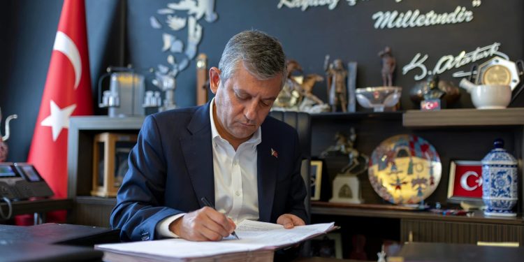 Yeni Parti’ye ilk çağrımız: “Bu millet” demeyin, Türk milleti deyin!