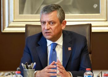 Özgür Özel’in önündeki asıl yol ayrımı: Türklük mü, “bu millet” mi?