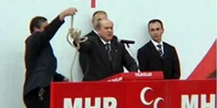 Apo’ya ip atmaktan statü istemeye: Bahçeli’nin büyük dönüşümü
