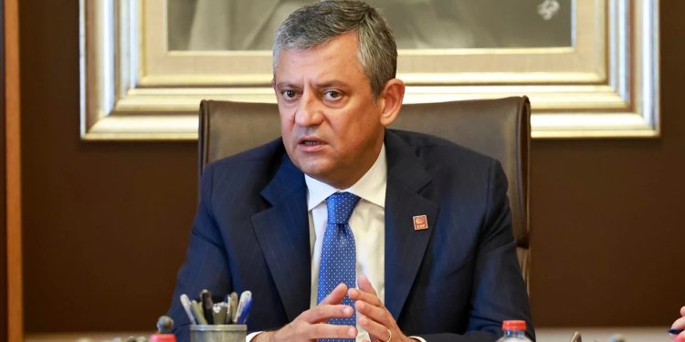 Özgür Özel’in önündeki asıl yol ayrımı: Türklük mü, “bu millet” mi?