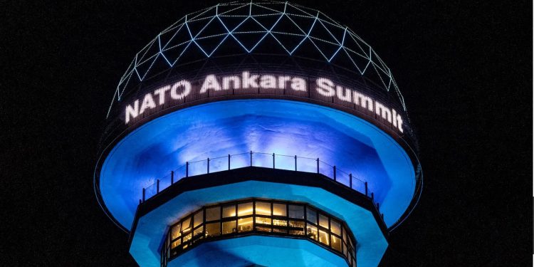 NATO Ankara Zirvesinde ortaya çıkan resim