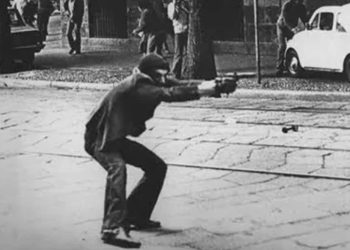 Bizi neden birbirimize kırdırdınız?