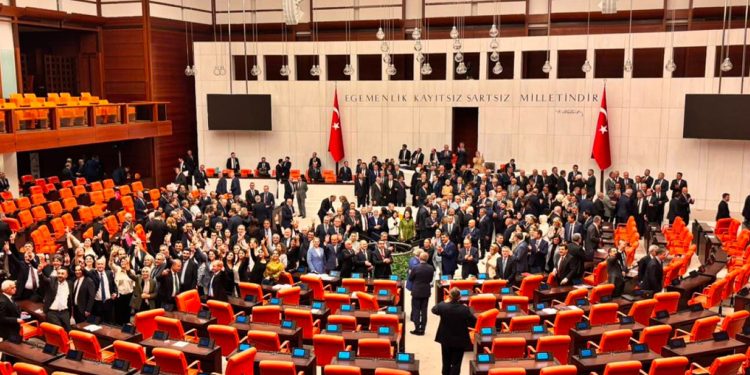 Ülkeyi kimler yönetiyor?