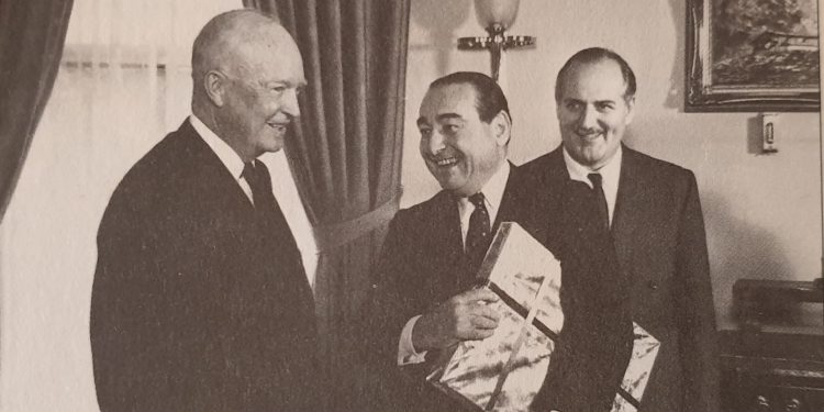 Emperyalizme teslimiyetin hikâyesi