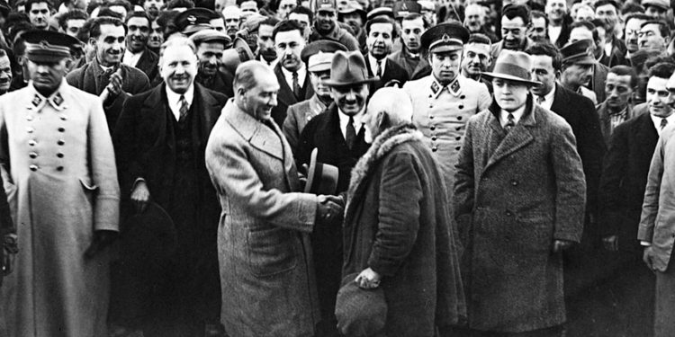 Kimsesizlerin kimsesi Cumhuriyet’tir, AKP değil!