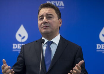 AKP’nin eski özelleştirme prensi Ali Babacan özelleştirmeleri eleştirdi