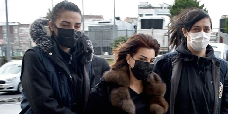 Gökçe Fırat’tan Sedef Kabaş’a mektup