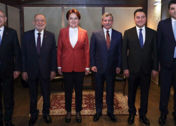 6 muhalefet partisinin bir araya gelmesi tarihi bir fırsat