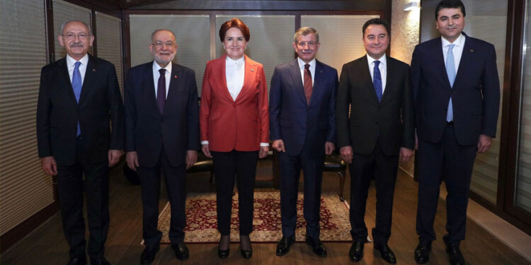 6 muhalefet partisinin bir araya gelmesi tarihi bir fırsat