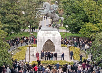 Atatürk heykeline saldırı mı  yoksa provokasyon mu?