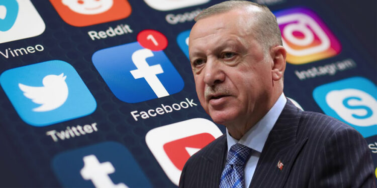 AKP’nin sosyal medyayı sansür planı: “Ya tam susturacağız, ya kan kusturacağız!”