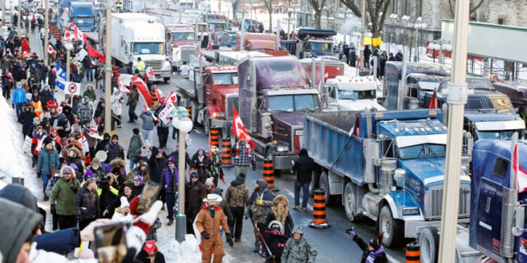 Kamyon protestosu Trump’ın yeni atlama tahtası oluyor