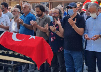 Ahsen Batur’un cenazesinde laiklik ve vicdan dersleri