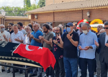 Ahsen Batur, sonsuzluğa uğurlandı