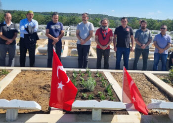 Ahsen Batur’un 40’ı için Kuran