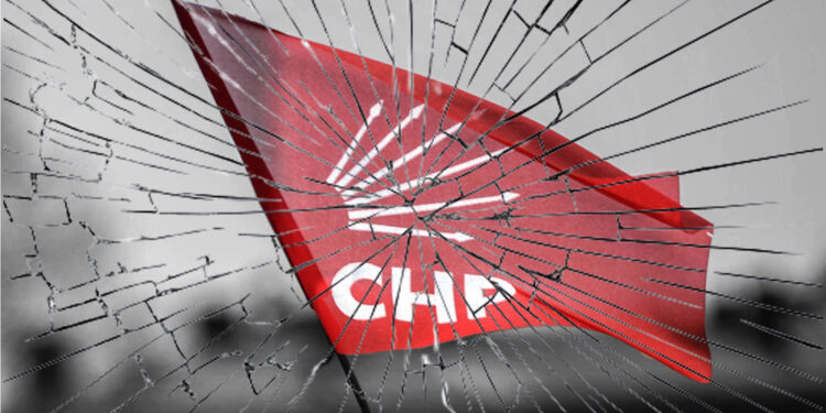 “Herkesi birleştireceğiz” deyip paramparça bölünen CHP