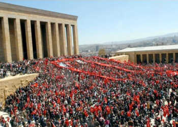 Üçüncü Cephe: Ulusalcı, milliyetçi ve laik yükseliş
