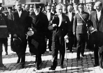 Atatürk’ün dış politikası AKP’ninkinin tam karşıtıdır