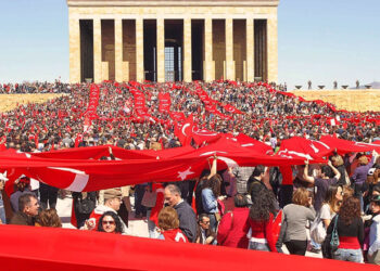 AKP gölge etmesin! Türk milleti bayramını en güzel şekilde kutlar