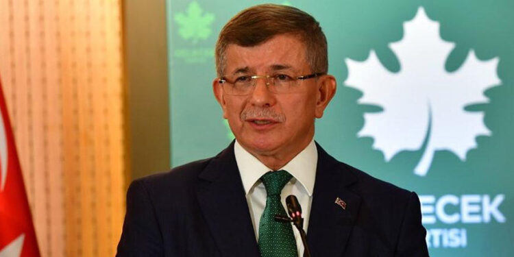 Davutoğlu’nun ağzından çıkanı kulağı duyuyor mu?