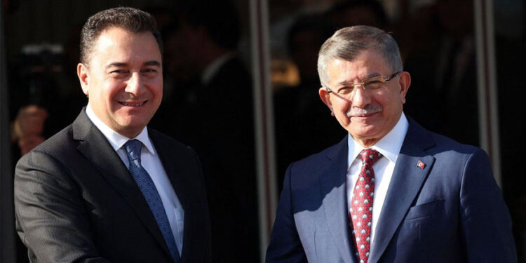 Anayasa tartışmaları ve Davutoğlu ile Babacan’ın AKP’ye desteği